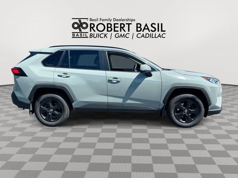 Used 2020 Toyota RAV4 XLE w/ Convenience Package AWD/4WD image 9