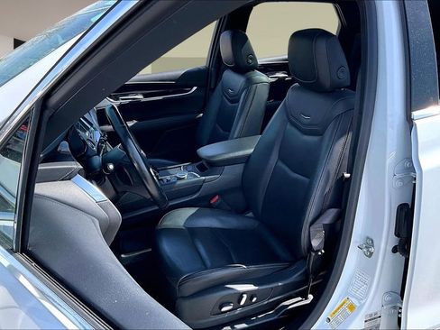 Certified 2024 Cadillac XT5 Premium Luxury AWD/4WD image 27