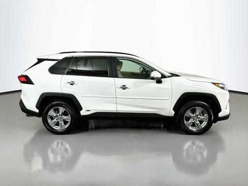Certified 2025 Toyota RAV4 XLE w/ Convenience Package AWD/4WD image 4