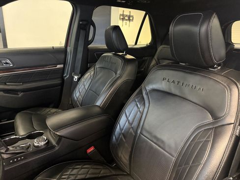 Certified 2019 Ford Explorer Platinum image 17