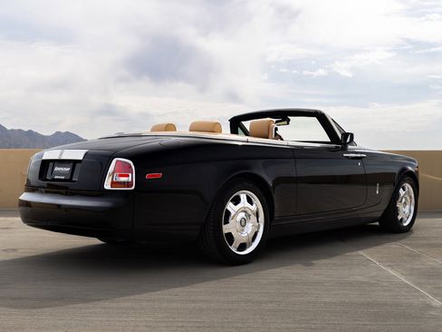 Used 2009 Rolls-Royce Phantom Drophead Coupe RWD image 4