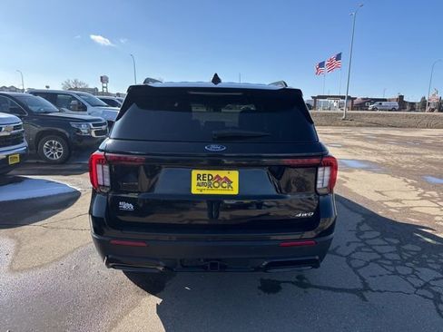 Used 2025 Ford Explorer ST-Line image 6