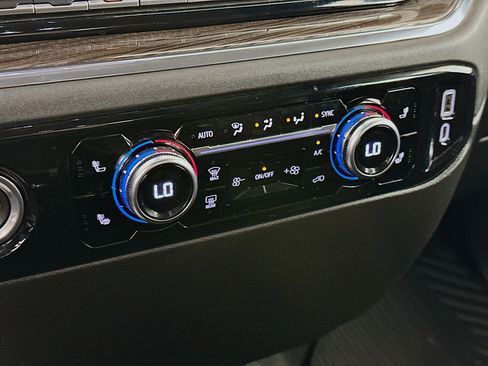 Used 2023 GMC Sierra 1500 Elevation image 24