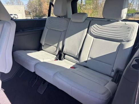 New 2026 Ford Expedition Max Platinum w/ Platinum Ultimate Package AWD/4WD image 9