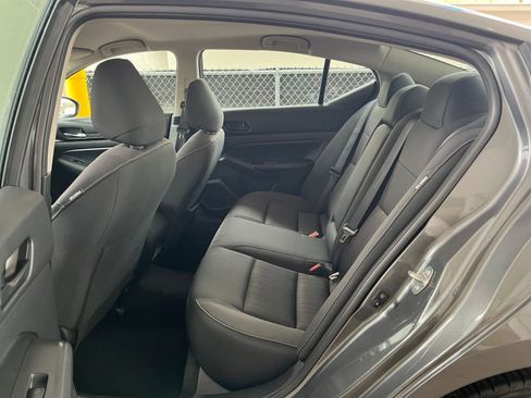 Used 2025 Nissan Altima 2.5 SV image 25