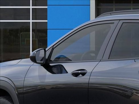 New 2026 Chevrolet Trax LT w/ LT Convenience Package FWD image 12