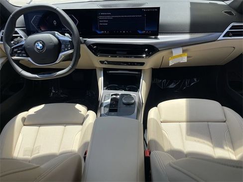 New 2025 BMW 330i xDrive Sedan w/ Convenience Package image 15