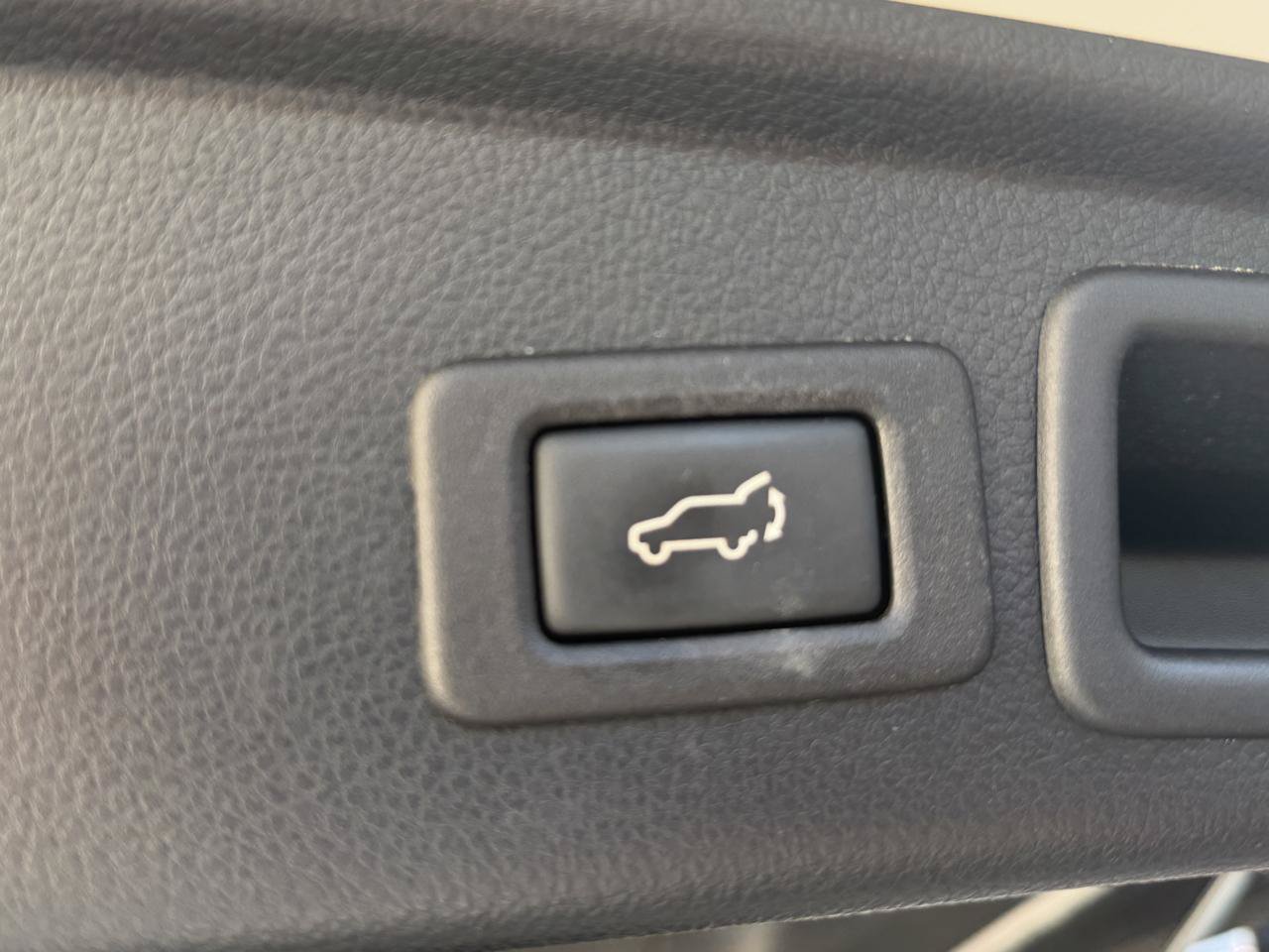 Used 2017 Subaru Forester 2.5i Limited AWD/4WD image 32