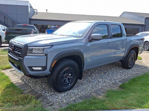 New 2026 Nissan Frontier PRO-4X w/ Pro-4x Convenience Package image 3