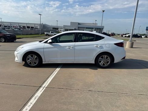 Used 2019 Hyundai Elantra SEL FWD image 3