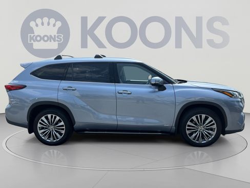 Used 2023 Toyota Highlander Platinum AWD/4WD image 8