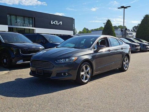 Used 2015 Ford Fusion SE w/ Equipment Group 201A FWD image 1