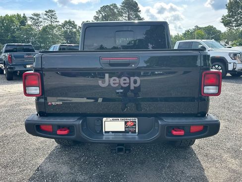 Used 2023 Jeep Gladiator Rubicon w/ Trailer Tow Package AWD/4WD image 7