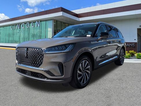 Used 2026 Lincoln Aviator 2WD image 9