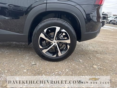 Used 2025 Chevrolet Trax RS w/ Driver Confidence Package image 42