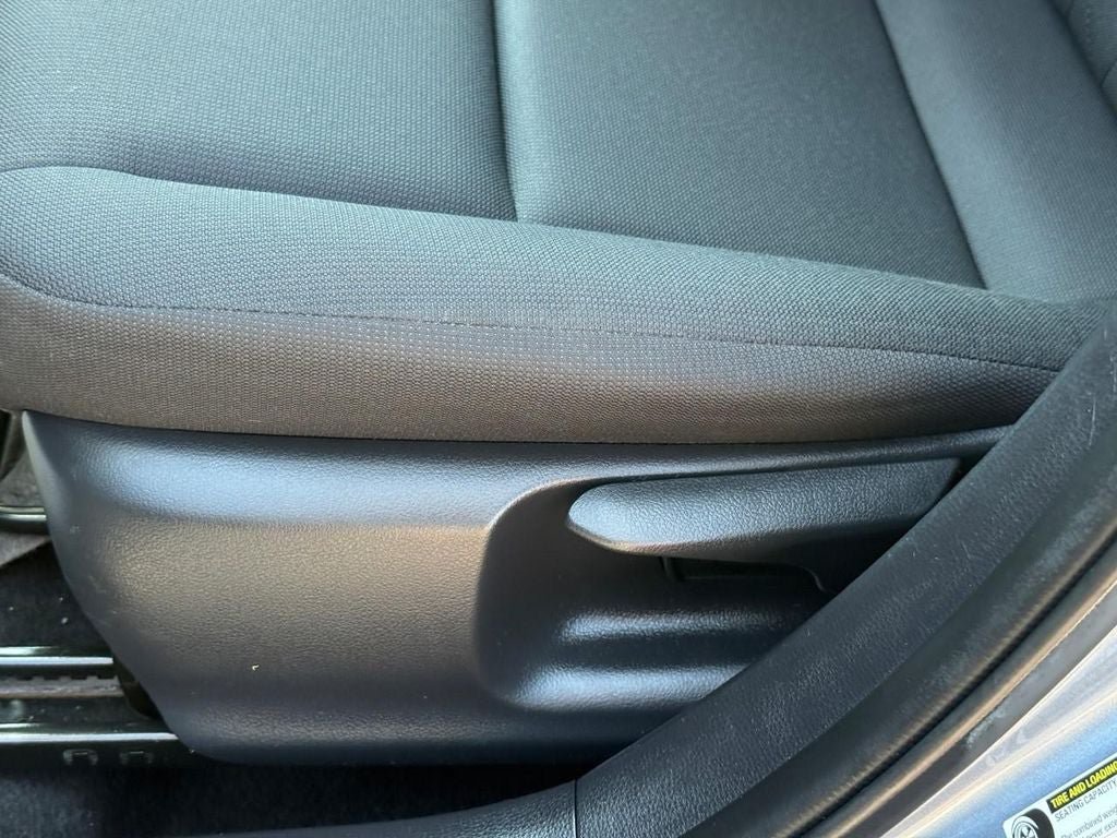 Used 2023 Toyota Corolla LE FWD image 15
