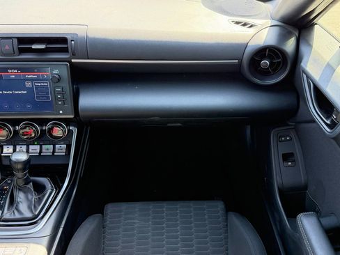 Used 2023 Toyota GR86 RWD image 12