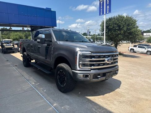 Used 2024 Ford F350 Platinum w/ Tremor Off-Road Package AWD/4WD image 2