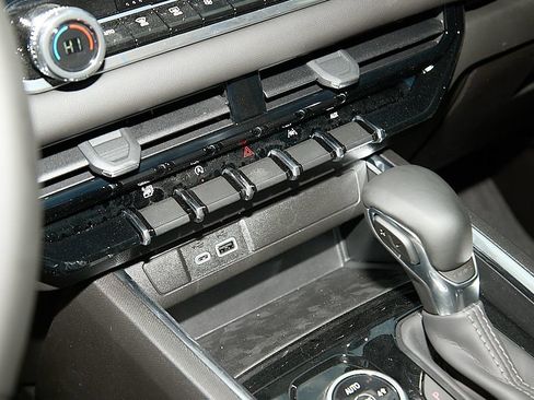 New 2026 GMC Canyon Elevation w/ Convenience Package AWD/4WD image 29