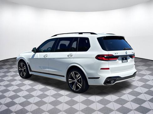Certified 2024 BMW X7 xDrive40i w/ M Sport Package AWD/4WD image 3