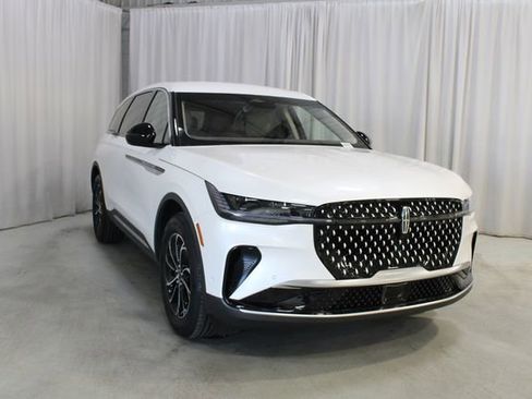 Used 2024 Lincoln Nautilus Premier AWD/4WD image 37