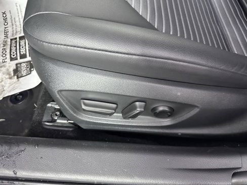 Used 2018 Toyota Camry SE image 21