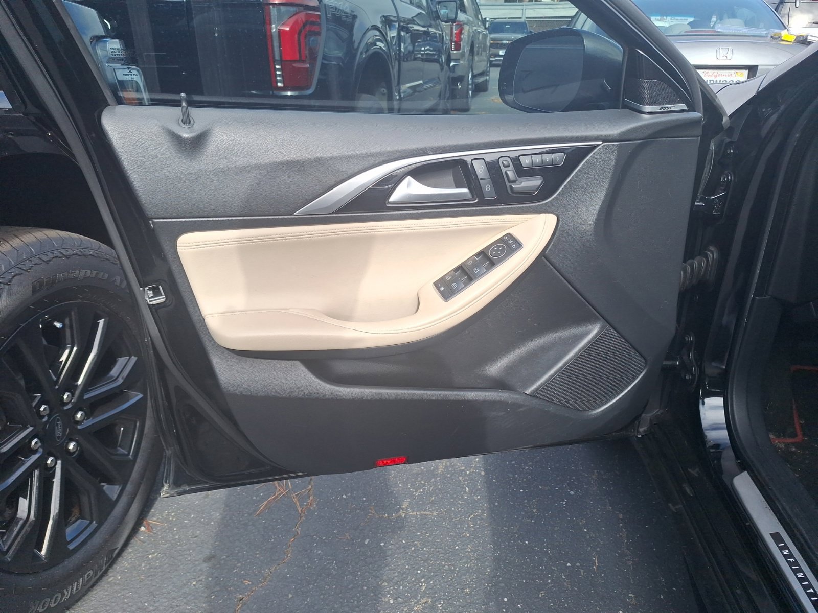 Used 2018 INFINITI QX30 Premium w/ Navigation Package FWD image 12