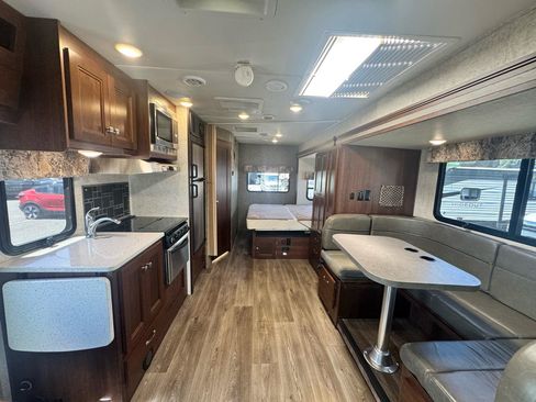Used 2016 Mercedes-Benz Sprinter 3500 image 21