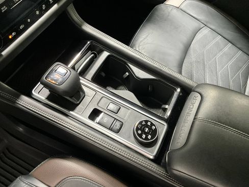 Used 2023 Nissan Pathfinder Platinum AWD/4WD image 18