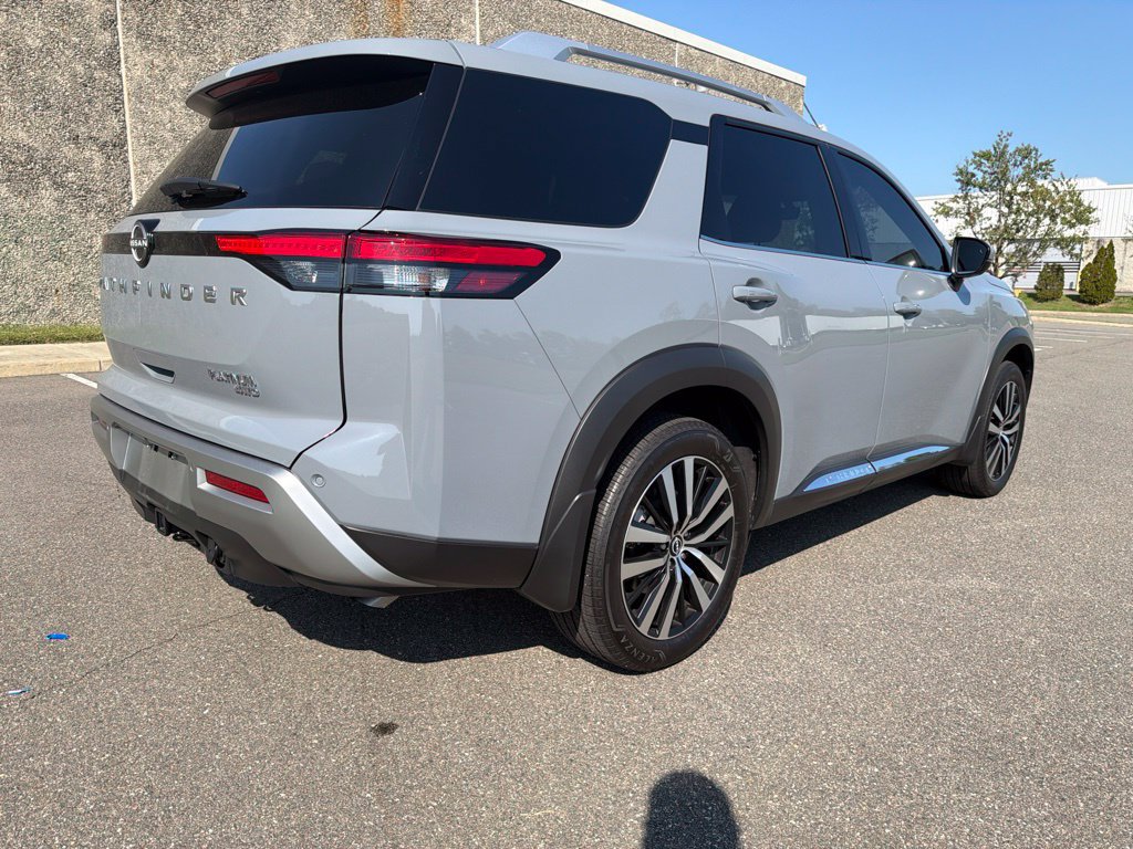 Used 2025 Nissan Pathfinder Platinum AWD/4WD image 7