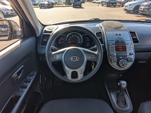 Used 2011 Kia Soul + w/ Audio Pkg image 17