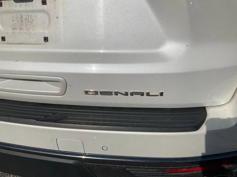 Used 2023 GMC Yukon XL Denali Ultimate image 8