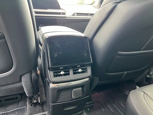 Certified 2026 Cadillac Vistiq Sport w/ LPO, Floor Liner Package AWD/4WD image 20