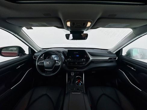 Used 2023 Toyota Highlander XLE image 38