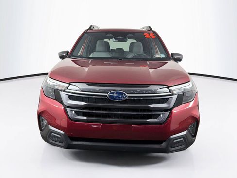 Used 2025 Subaru Forester Premium AWD/4WD image 6