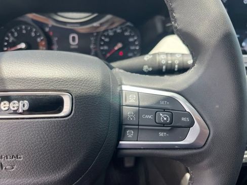 Used 2025 Jeep Compass Limited AWD/4WD image 19