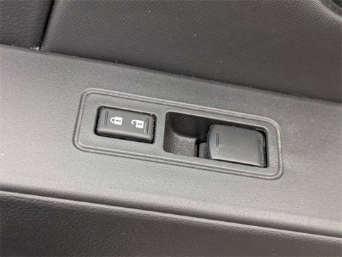 Used 2023 Nissan Frontier SV w/ Tow Package image 36