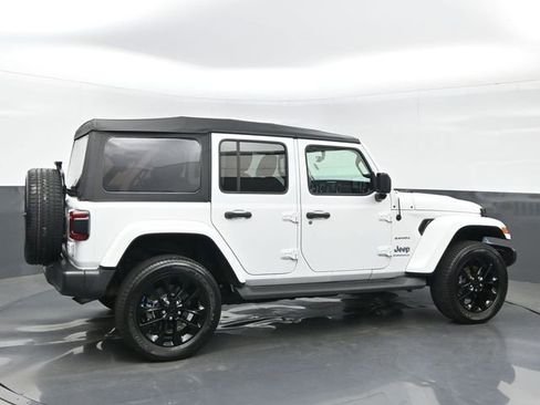 Used 2023 Jeep Wrangler Unlimited Sahara w/ Cold Weather Group AWD/4WD image 6