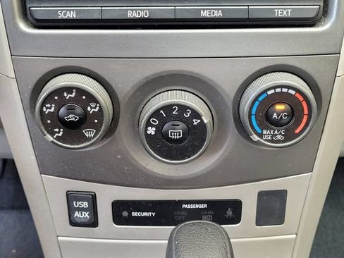 Used 2012 Toyota Corolla LE FWD image 24