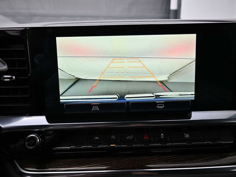 Used 2024 GMC Sierra 1500 Elevation image 8