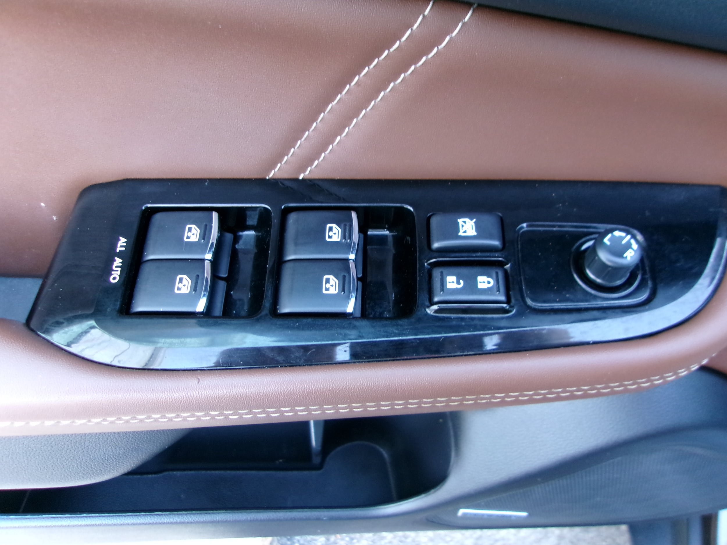 Used 2019 Subaru Outback 3.6R Touring w/ Protection Package #1 AWD/4WD image 18