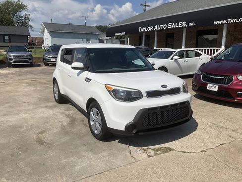 Used 2016 Kia Soul w/ Convenience Package FWD image 1