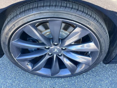 Used 2018 Tesla Model S 100D image 19