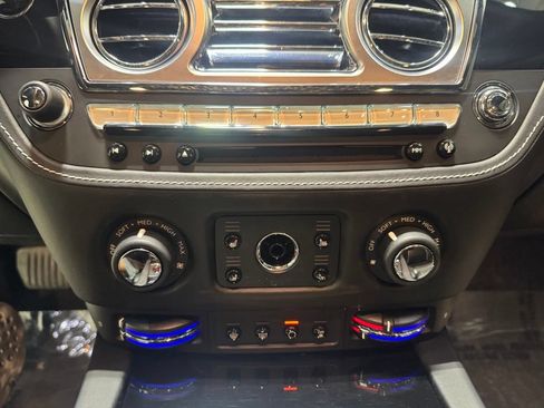 Used 2018 Rolls-Royce Ghost w/ Dynamic Package RWD image 35