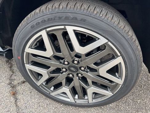 New 2026 Ford Expedition Platinum w/ Platinum Ultimate Package image 7