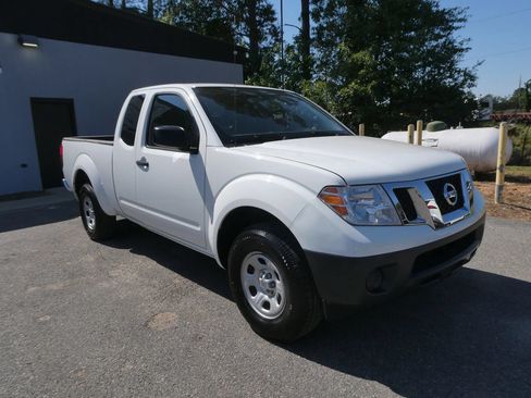 Used 2013 Nissan Frontier S RWD image 3