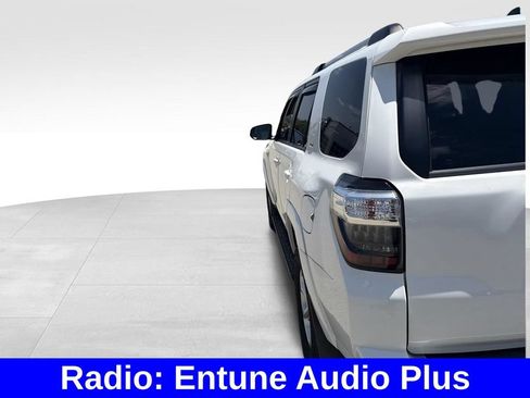 Used 2019 Toyota 4Runner SR5 AWD/4WD image 4
