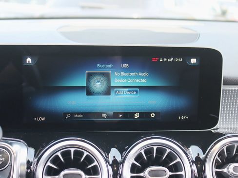 Used 2020 Mercedes-Benz GLB 250 4MATIC image 22