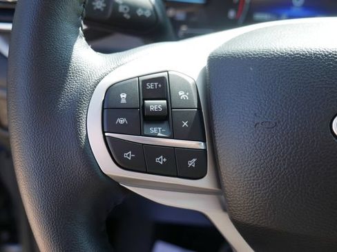 Used 2023 Ford Explorer XLT w/ Equipment Group 202A AWD/4WD image 19