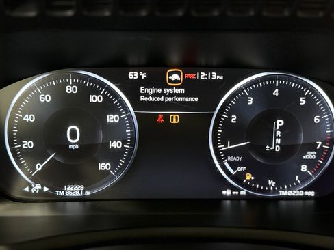 Used 2017 Volvo XC90 T6 Momentum w/ Vision Package image 17